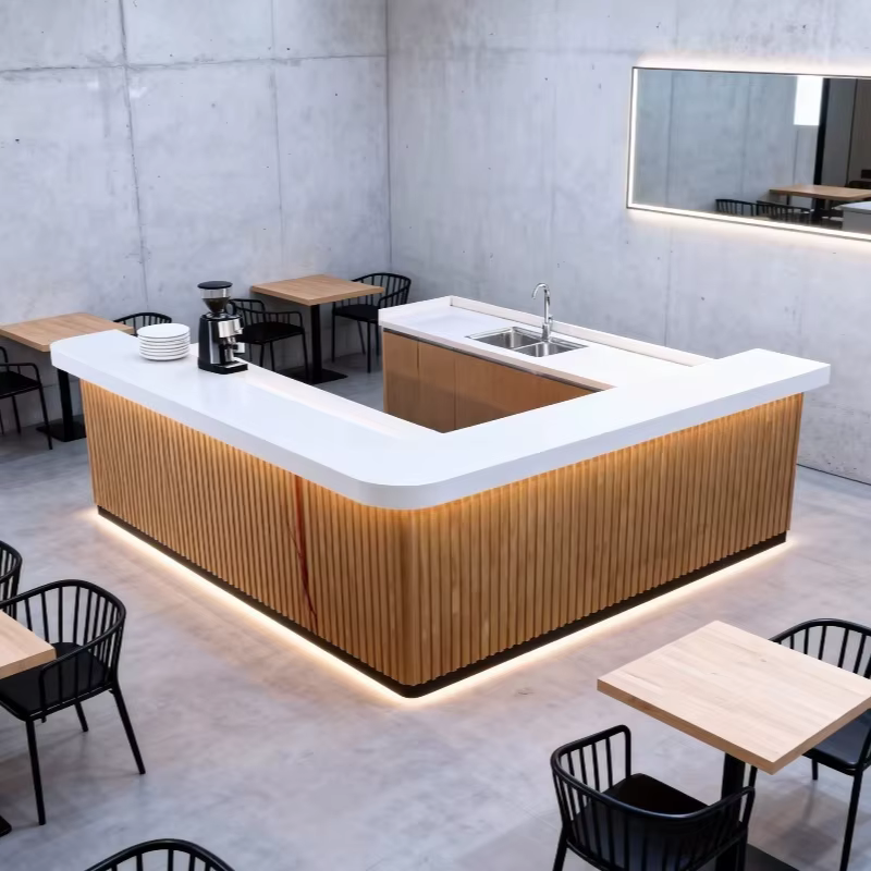Comptoir de bar personnalisé en bois et marbre en forme de U pour restaurant de luxe moderne, bistro