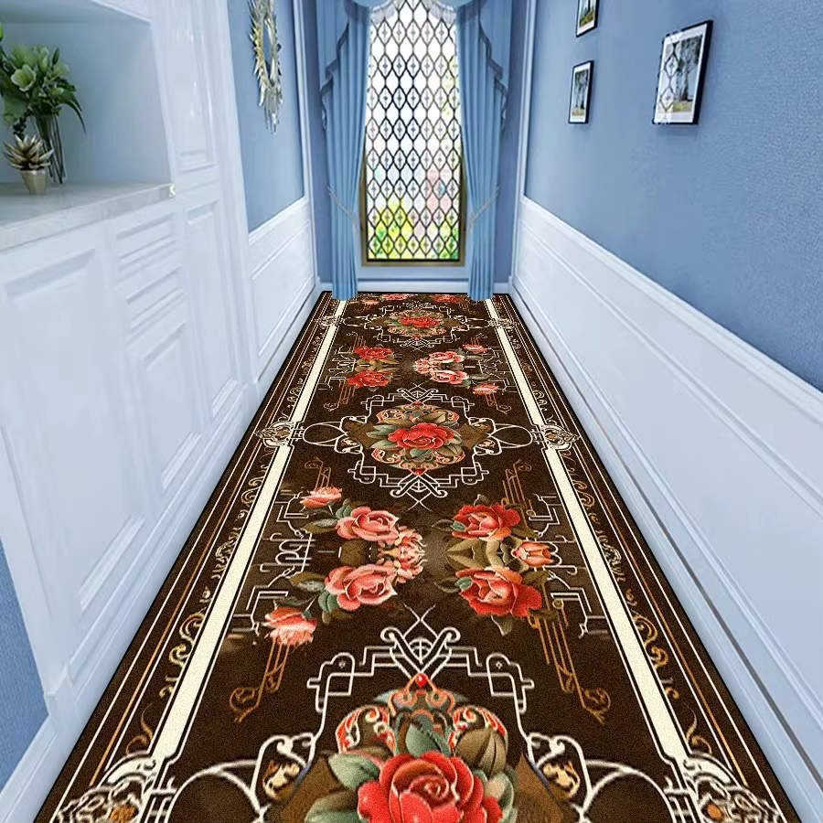 Tapis long classique à motifs floraux
