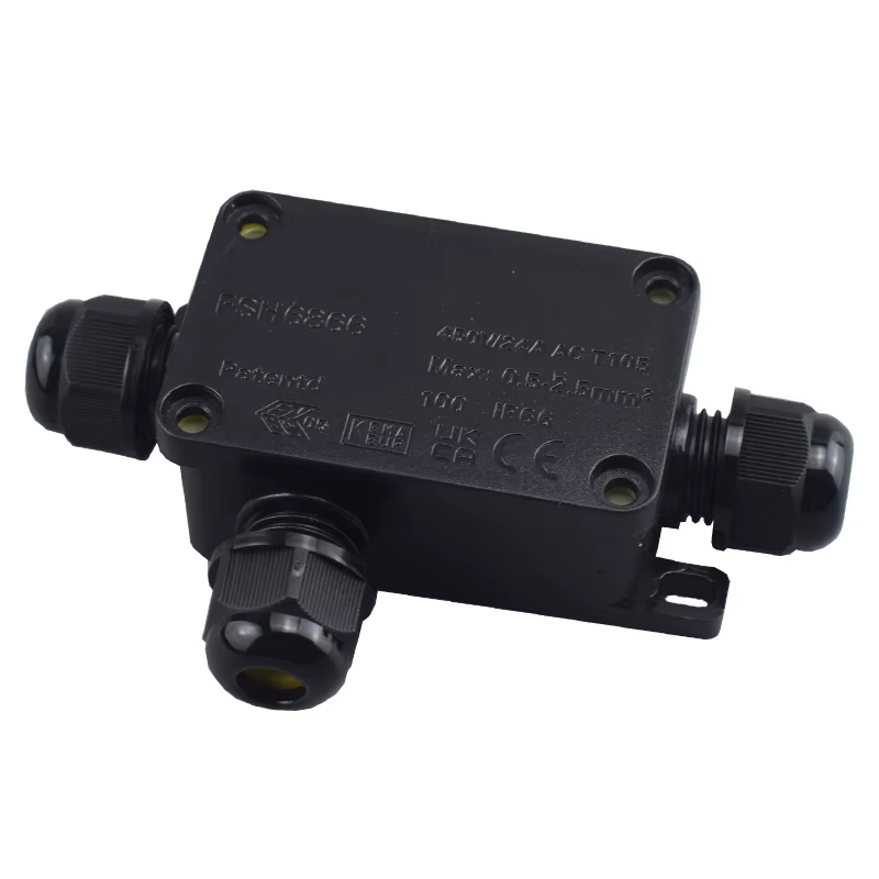 Boîte de jonction de connecteur de fil de câble électrique IP66 étanche extérieure à 3 voies avec boîte de jonction de Terminal 450V pour la lumière LED
