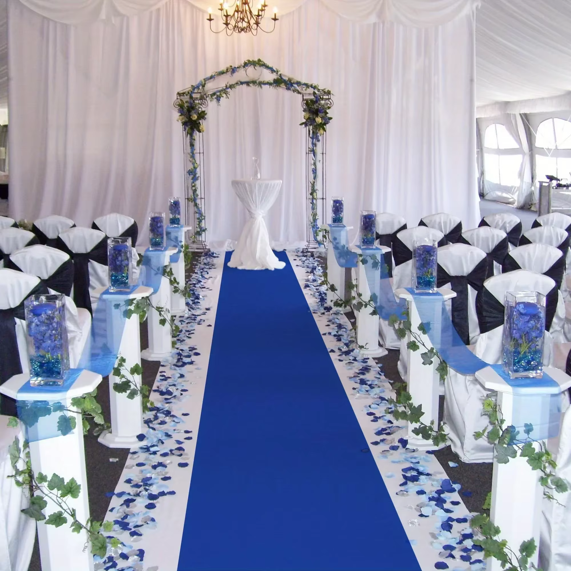 Tapis de mariage bleu moelleux