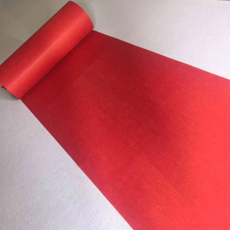 Tapis rouge jetable, idéal pour les mariages