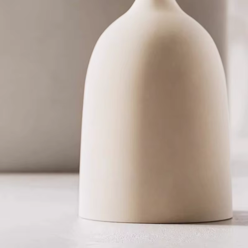 Table d'appoint ronde, design minimaliste