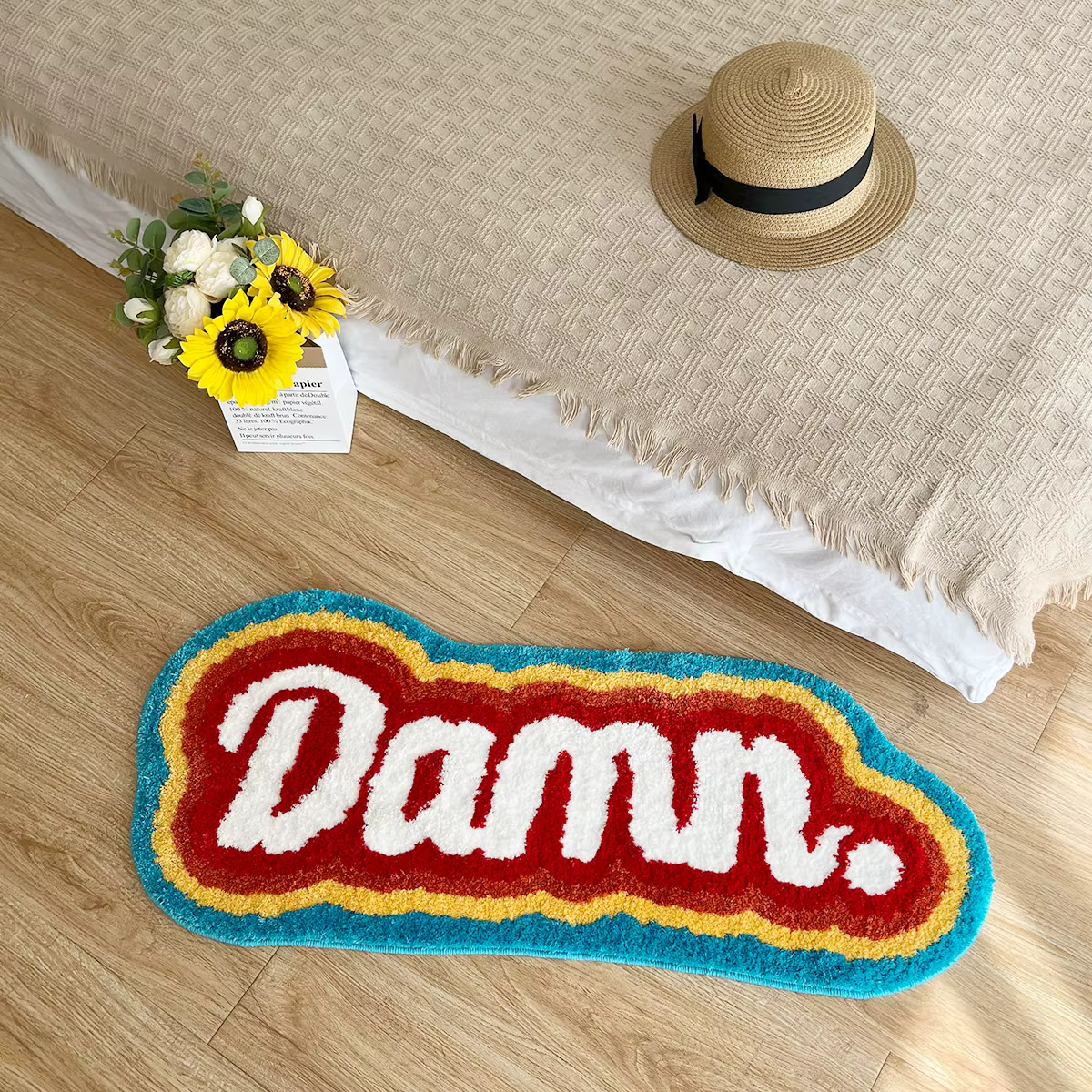 LAKEA – tapis de sol 100 fait à la main avec des éléments en lettres