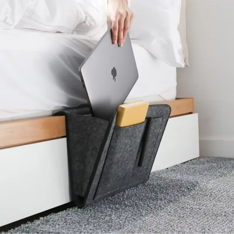 Boîte de rangement suspendue en feutre pour dortoir, lit, canapé, chambre, tapis – Idéale pour CD, magazines, papeterie, blocs-notes, téléphones portables et autres articles divers