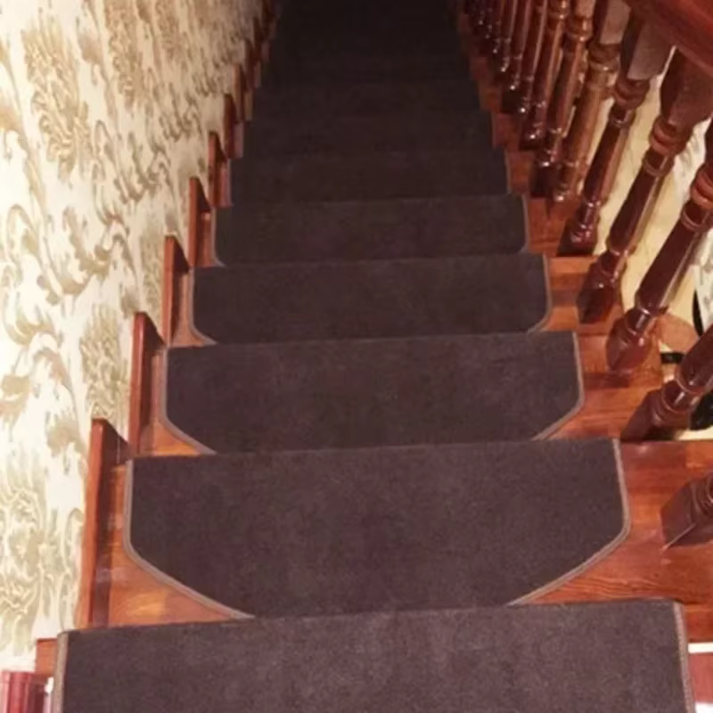 Tapis auto-adhésif antidérapant pour escaliers