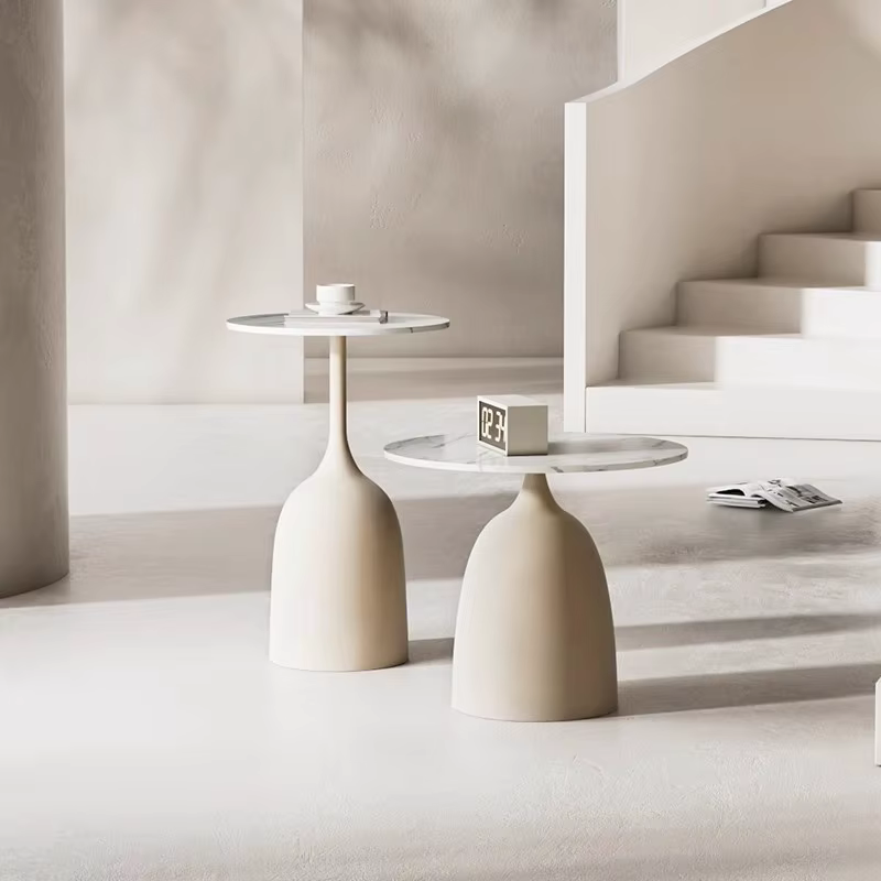 Table d'appoint ronde, design minimaliste