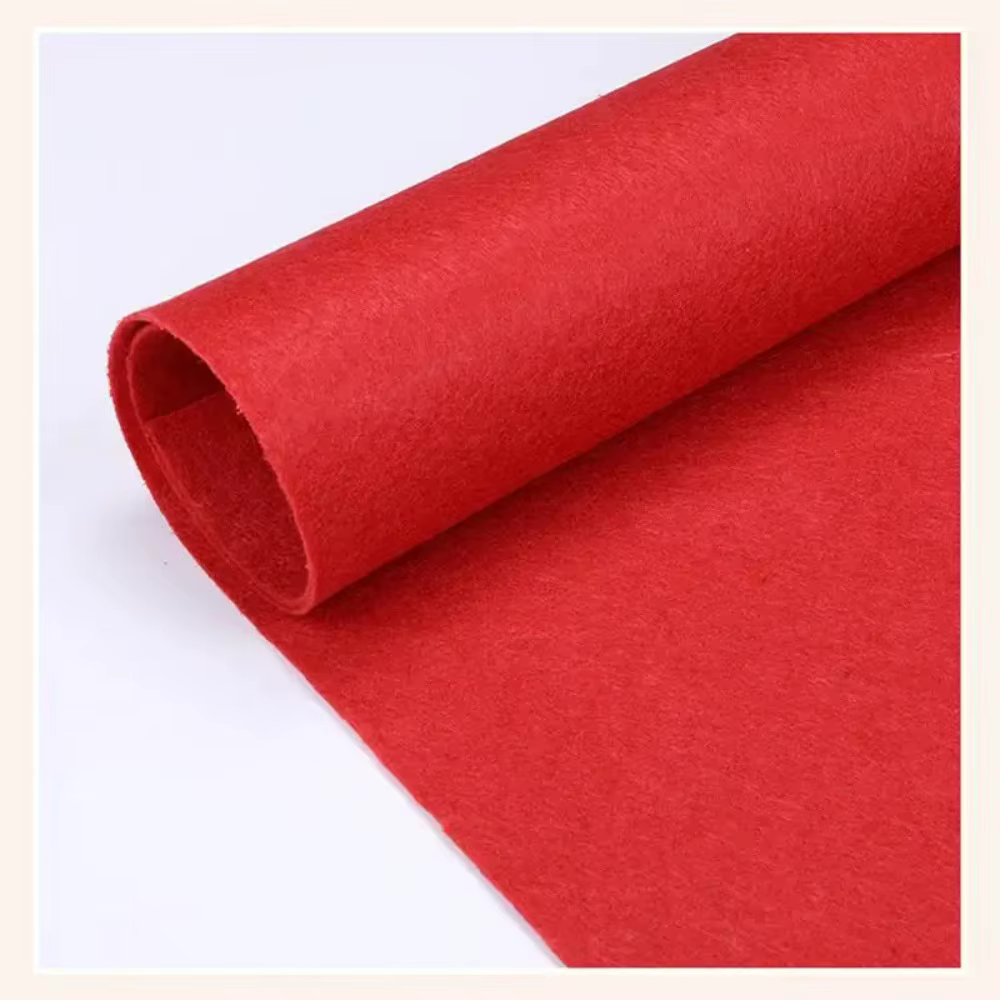 Tapis rouge d'extérieur pour allées de mariage