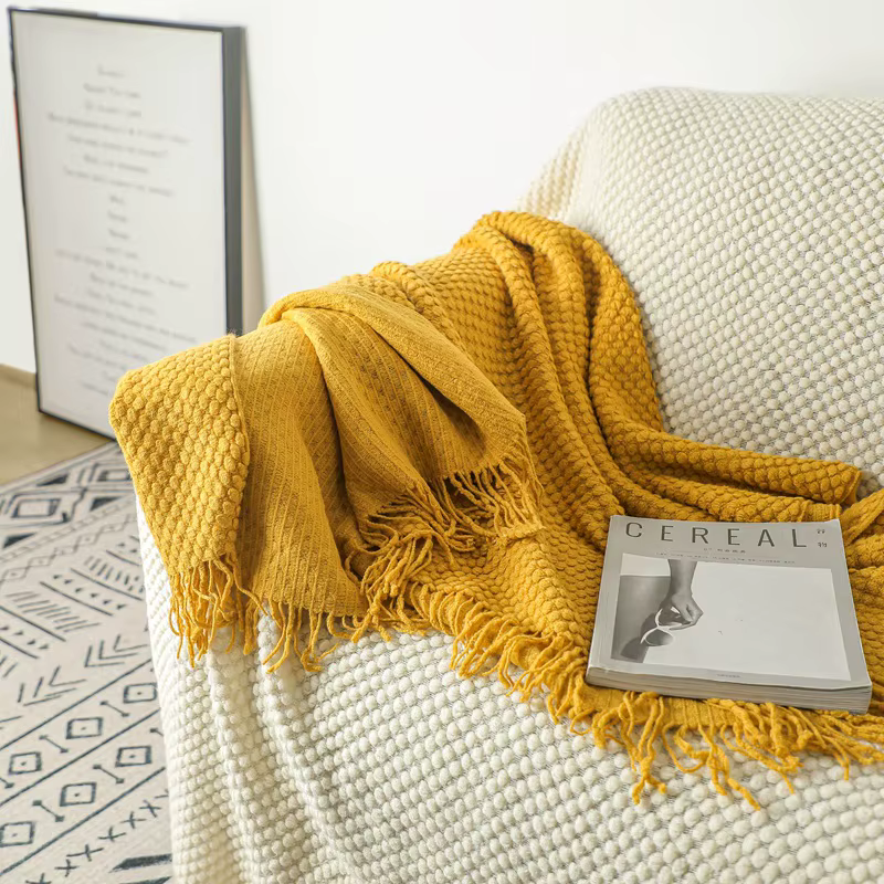 Plaids tricotés jaune moutarde pour canapé