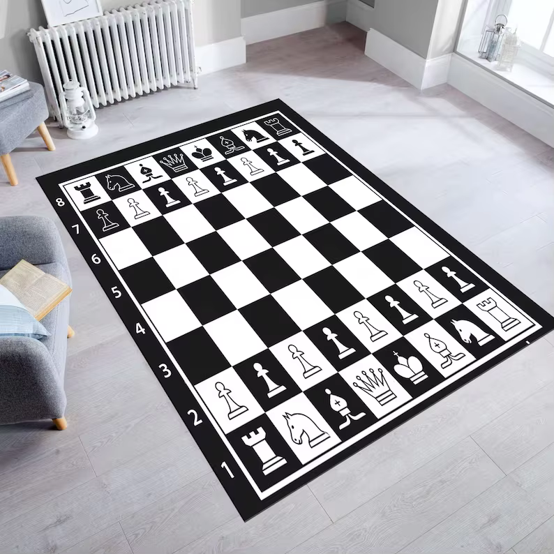 Tapis d'échecs baroque en marbre noir avec détails dorés pour la décoration de la salle de jeux