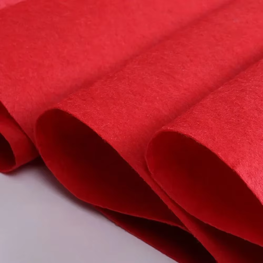 Tapis rouge épais pour allée de mariage
