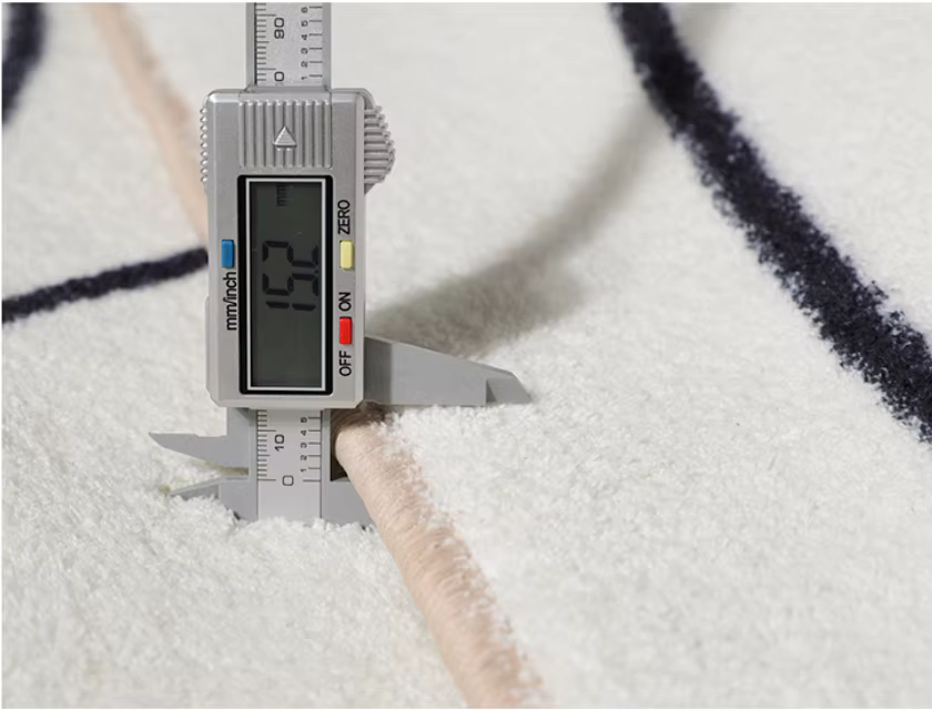 Tapis en peluche minimaliste moderne pour chambre à coucher