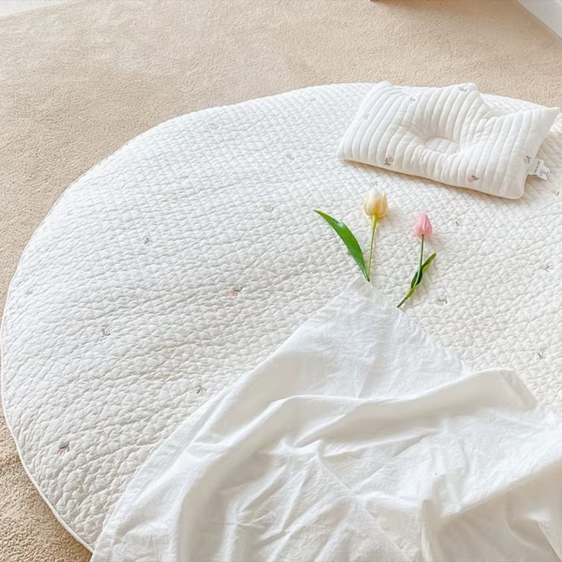 Tapis Circulaire en Polymères Lavables et Magnifiquement Brodés pour Bébé