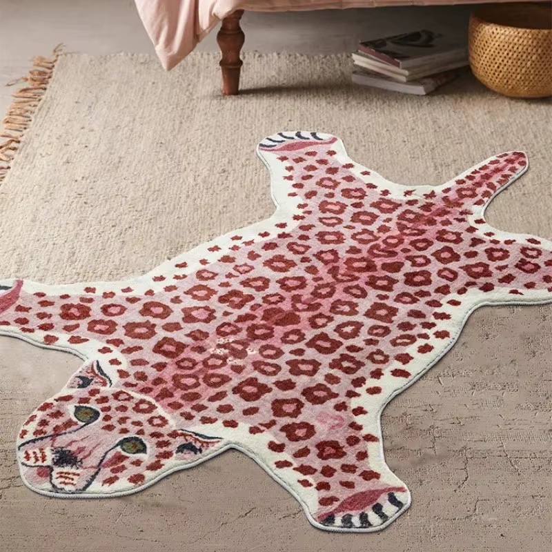Tapis à motif léopard sauvage VIKAMA - Conception de griffes