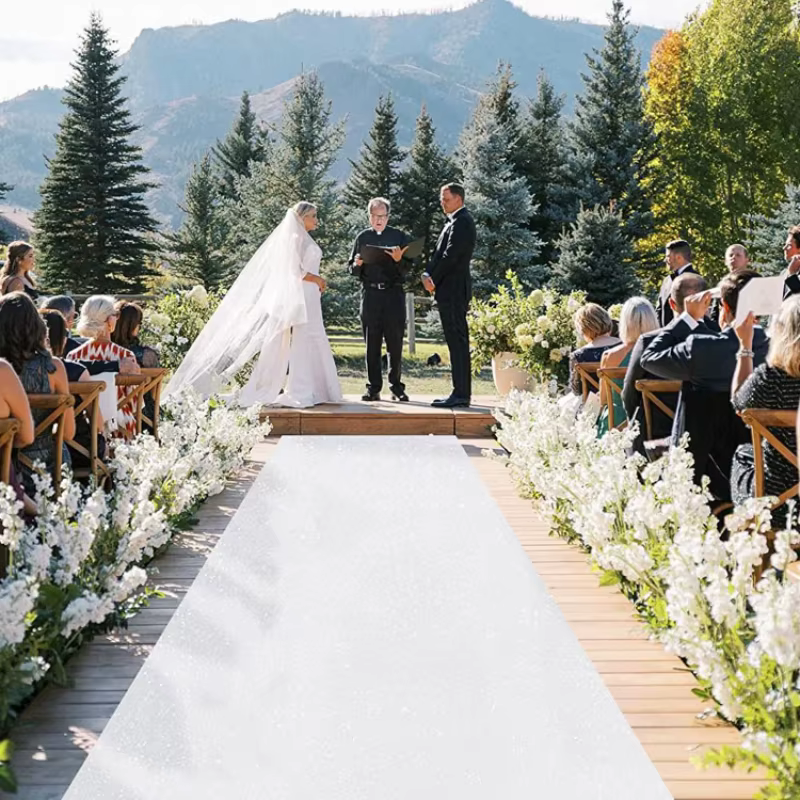 Tapis blanc scintillant romantique pour mariage