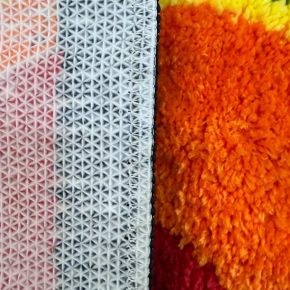 Tapis touffeté en forme de fesses arc-en-ciel