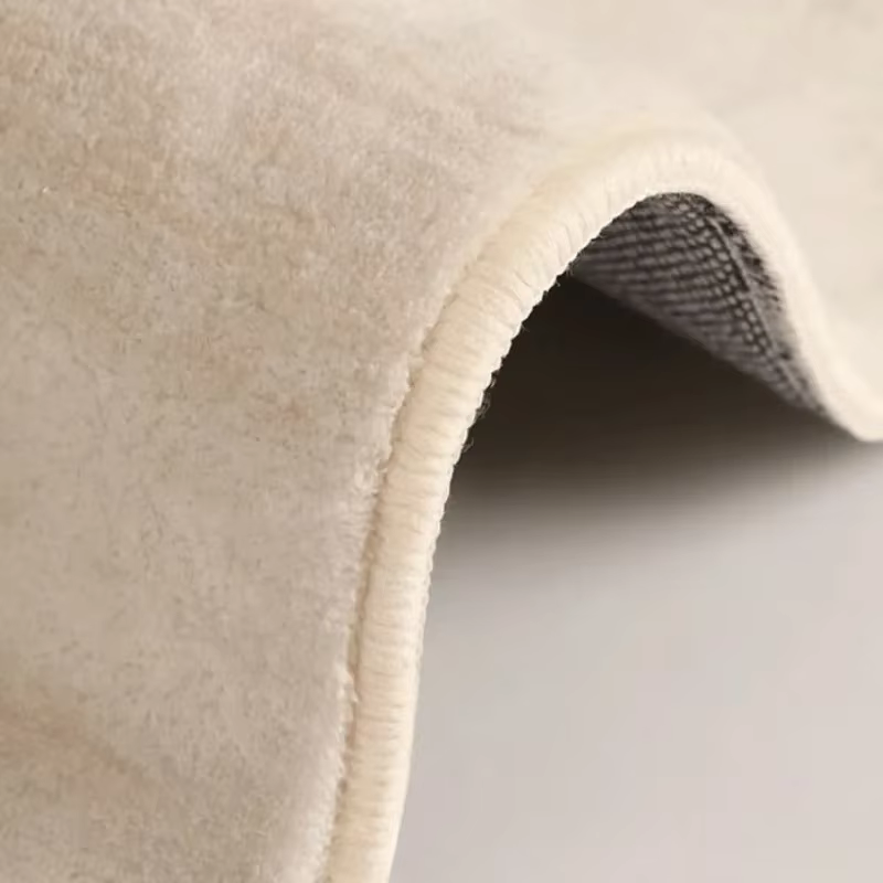 Tapis irrégulier style crème