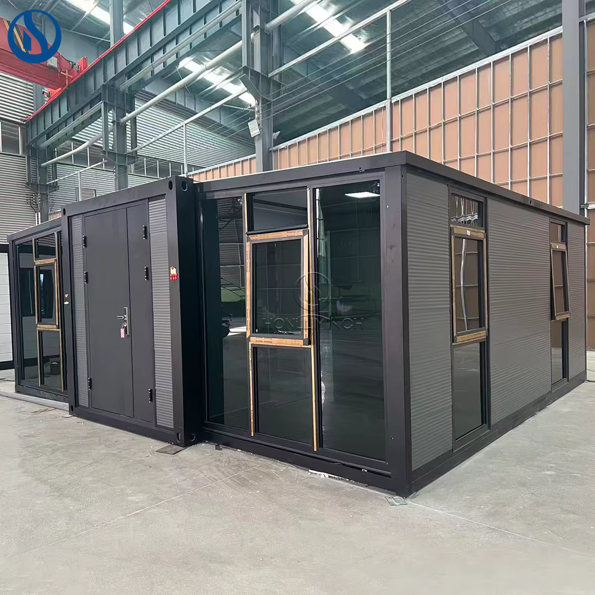 Conteneur maritime modifié de 40 pieds, en panneaux sandwich, pliable en acier, pour application en villa extérieure