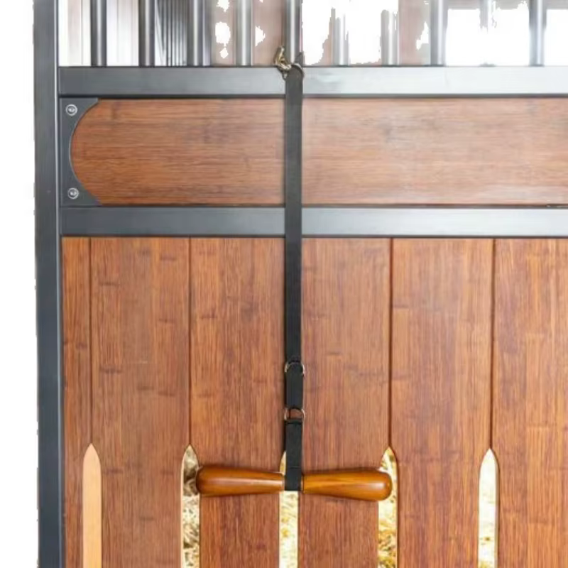 Support mural robuste pour équipement équestre avec sangle réglable – Porte-selle pour l'entretien régulier de l'écurie et la préparation avant la course