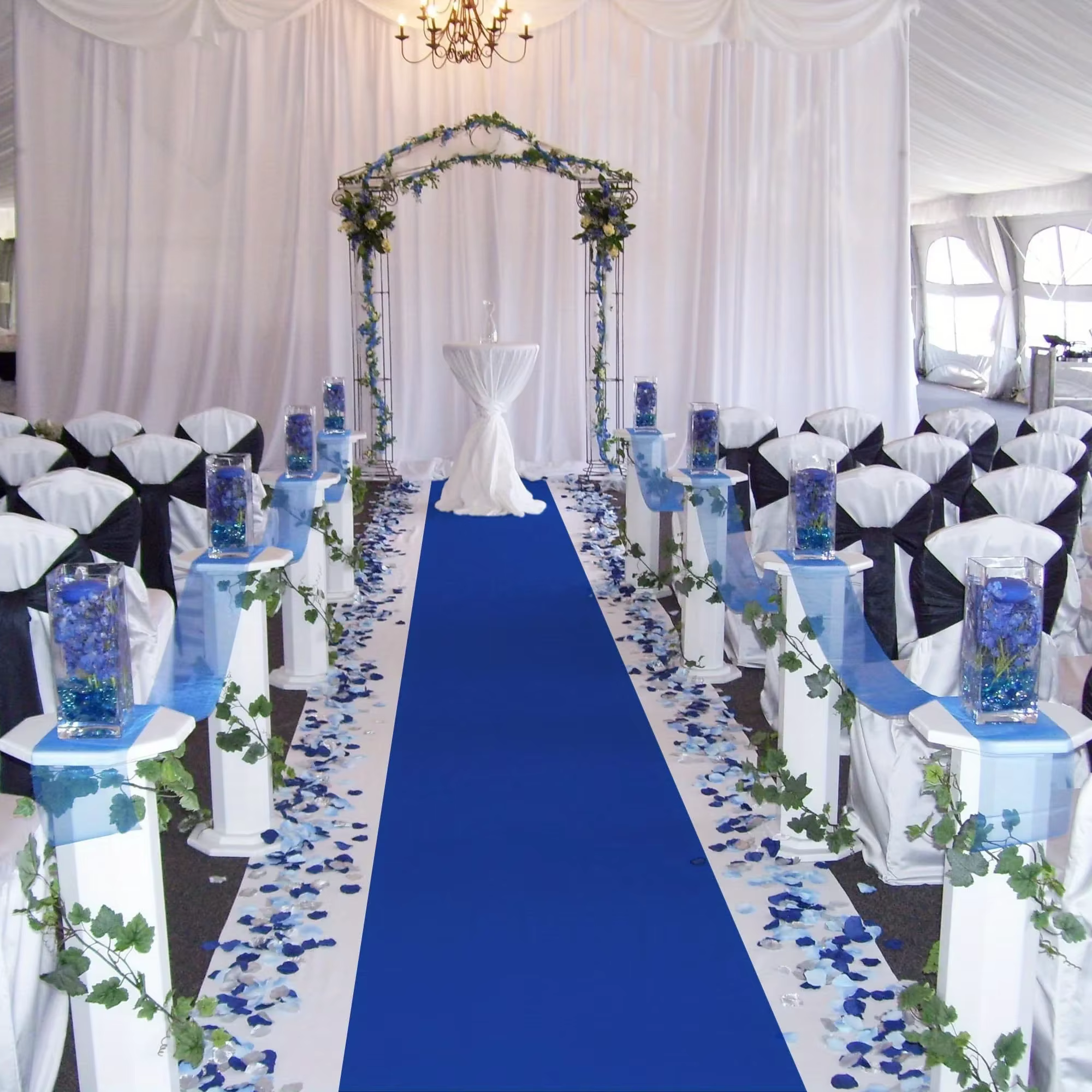 Tapis de mariage bleu moelleux